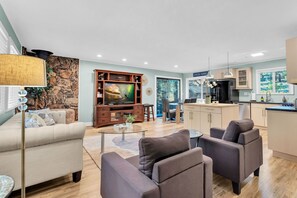 Fernseher, Tischtennisplatte