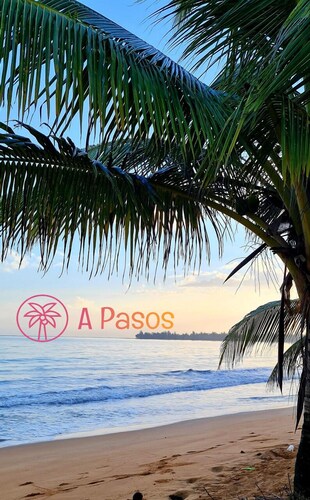 2BR Beach Escape in Luquillo • Walk to Beach • Near Kiosks