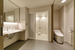 Habitación Confort con 2 camas individuales | Baño | Amenidades de baño gratuitas, secadora de cabello, pantuflas, bidet 