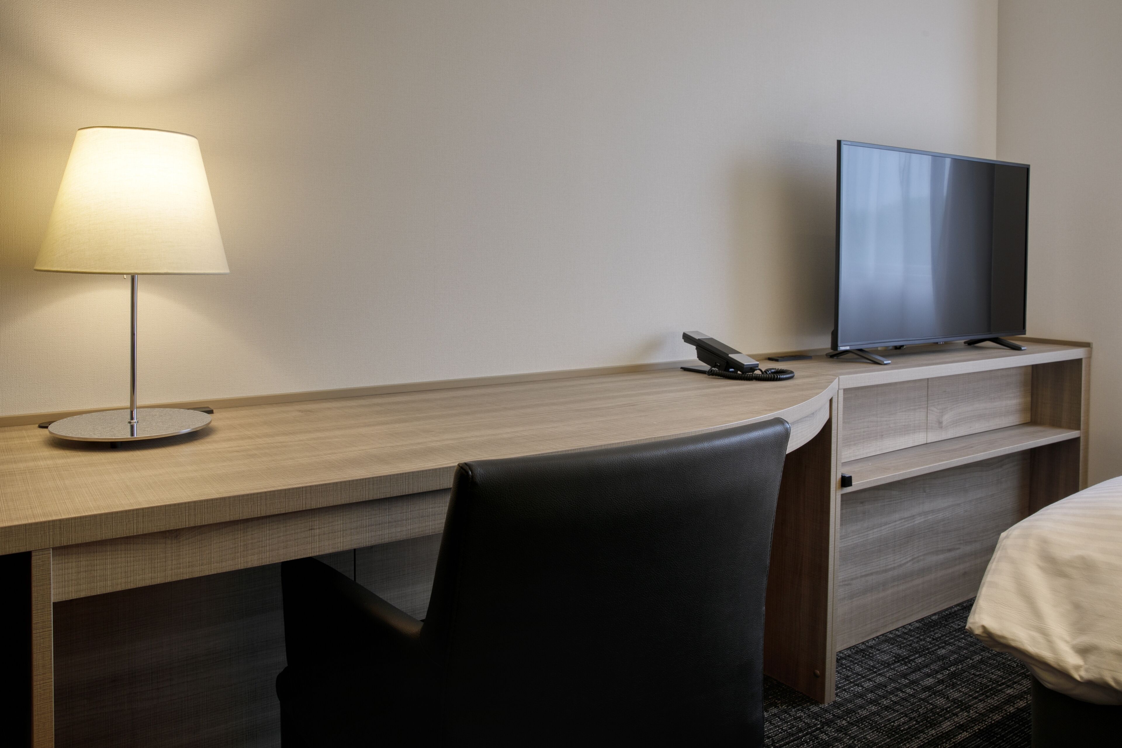 standard double room | 1 bedroom, in-room safe, laptop workspace, blackout curtains