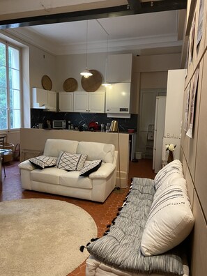 Télévision, espaces bureaux