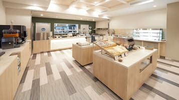 Daily buffet breakfast (JPY 2000 per person)