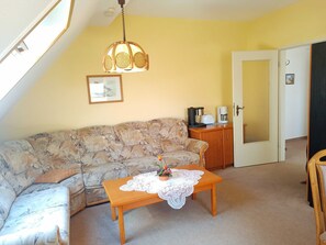 Unclassified image, 2 of 14, button