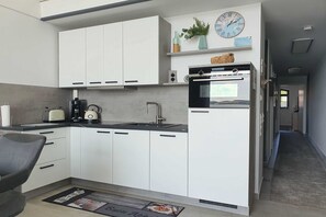 Fridge, oven, dishwasher