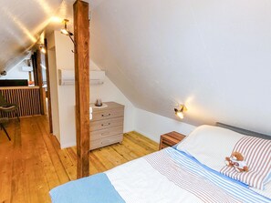 1 bedroom, WiFi, bed sheets
