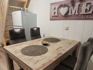 Unclassified image, 3 of 21, button