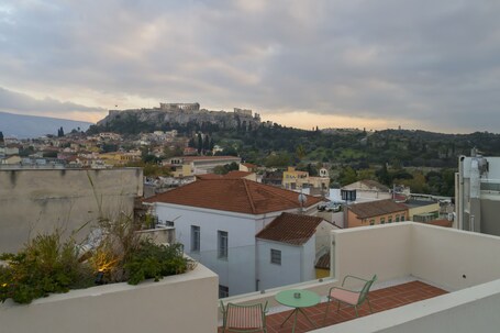 L'Avventura Athens - Image 4