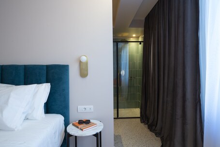 L'Avventura Athens - Image 112