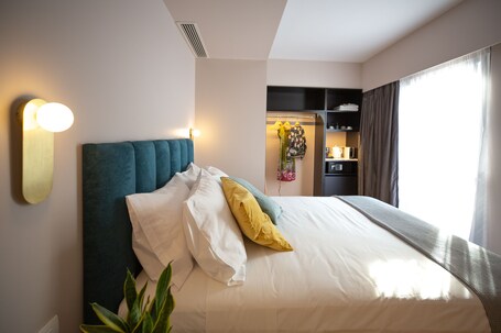 L'Avventura Athens - Image 74