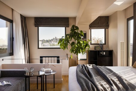 L'Avventura Athens - Image 41