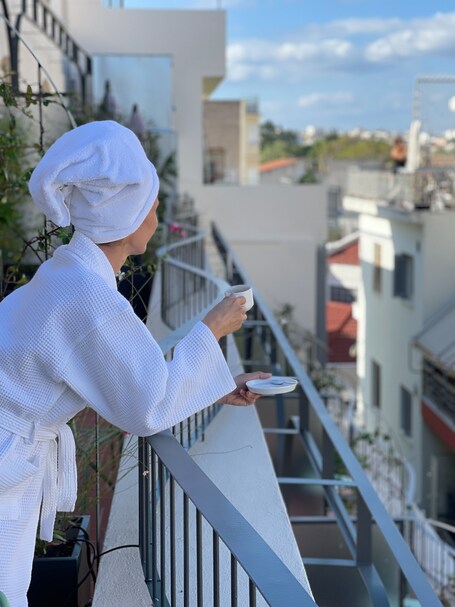 L'Avventura Athens - Image 7