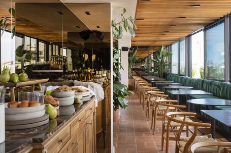 L'Avventura Athens - Image 11