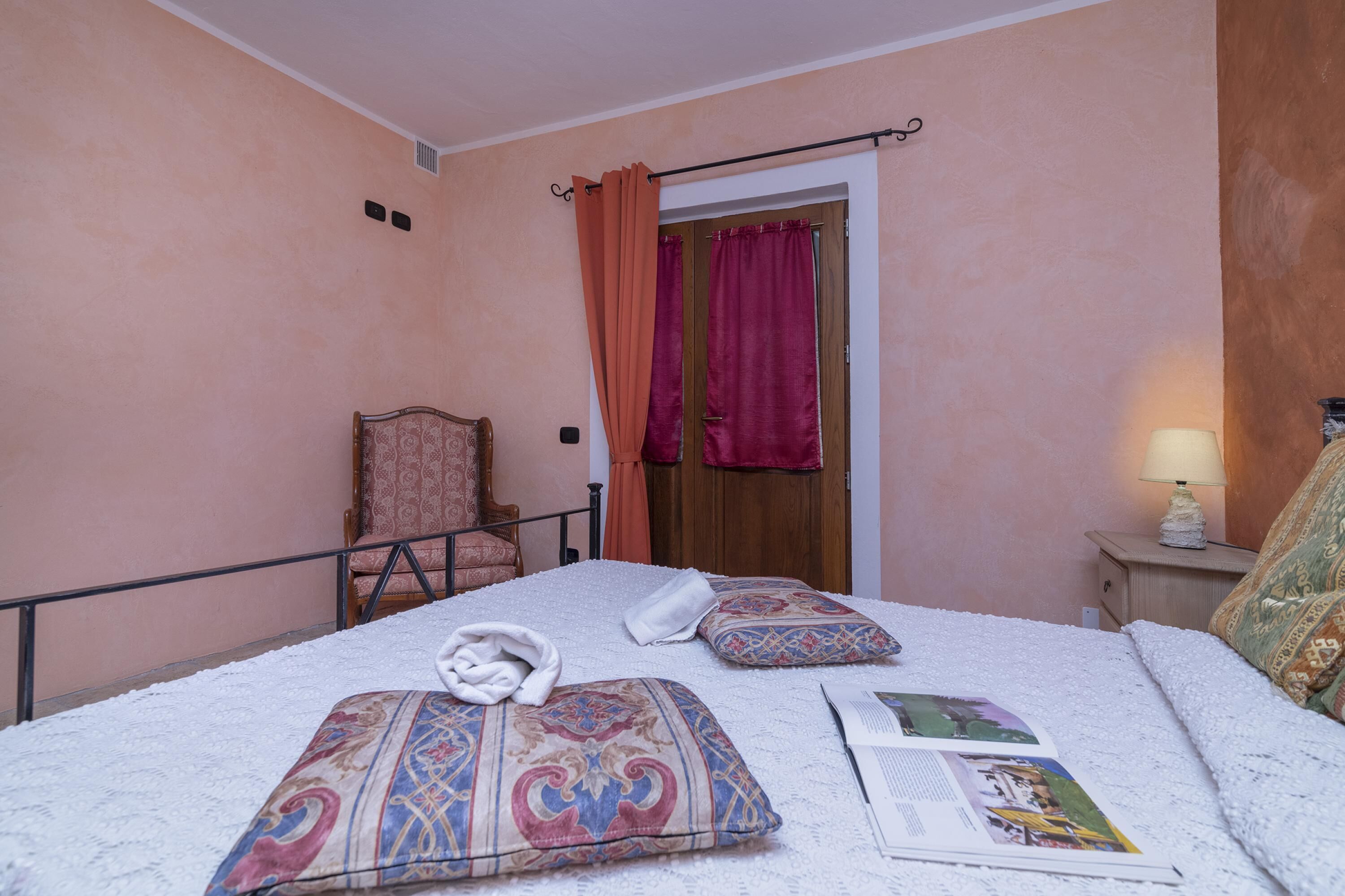 Family Apartment, Multiple Bedrooms, Mountainside (Appartamento Uva shared pool) | 2 bedrooms, free internet, bed sheets