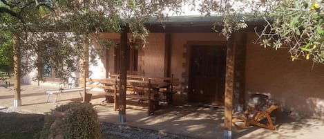 Family Apartment, Multiple Bedrooms, Mountainside (Appartamento Uva shared pool) | Outdoor dining