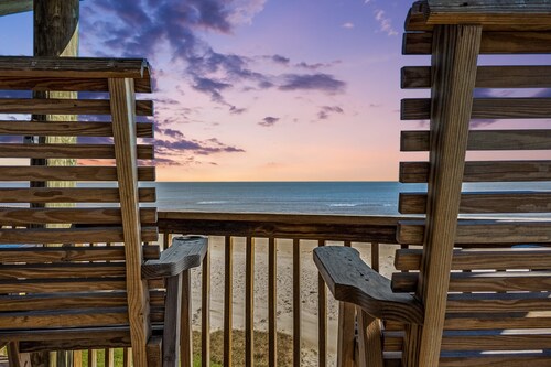 Beachfront  | Expansive Deck, Grill & Ocean Views