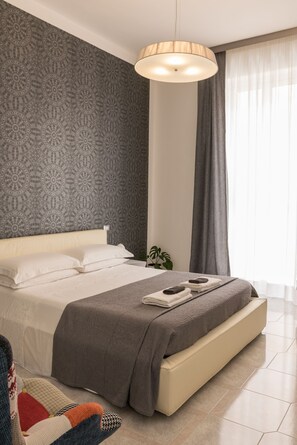 1 bedroom, iron/ironing board, travel crib, free WiFi - Camera Porta San Biagio con Balcone e Terrazza nel Centro Storico (Lecce)