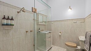 Combined shower/tub
