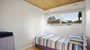 3 Schlafzimmer, Bügeleisen/Bügelbrett