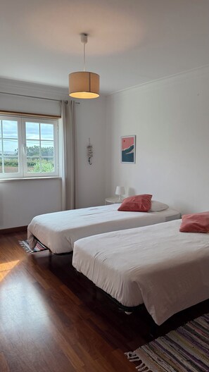 3 habitaciones, wifi gratis y ropa de cama