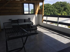 Outdoor dining - Résidence Ylang (Saint-André)