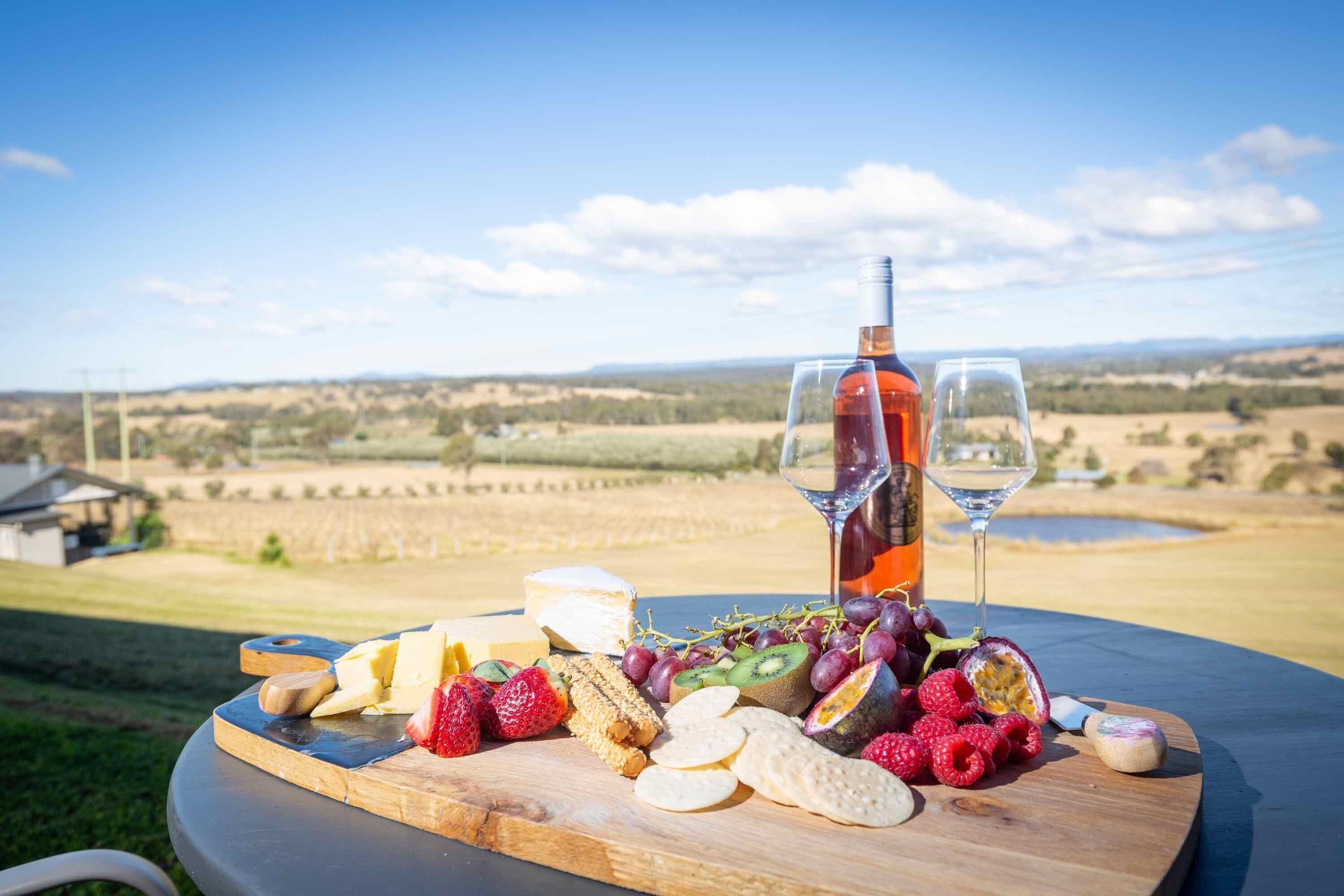 Sovereign Hill Country Lodge - Group accommodation with panoramic views from every room — image 3
