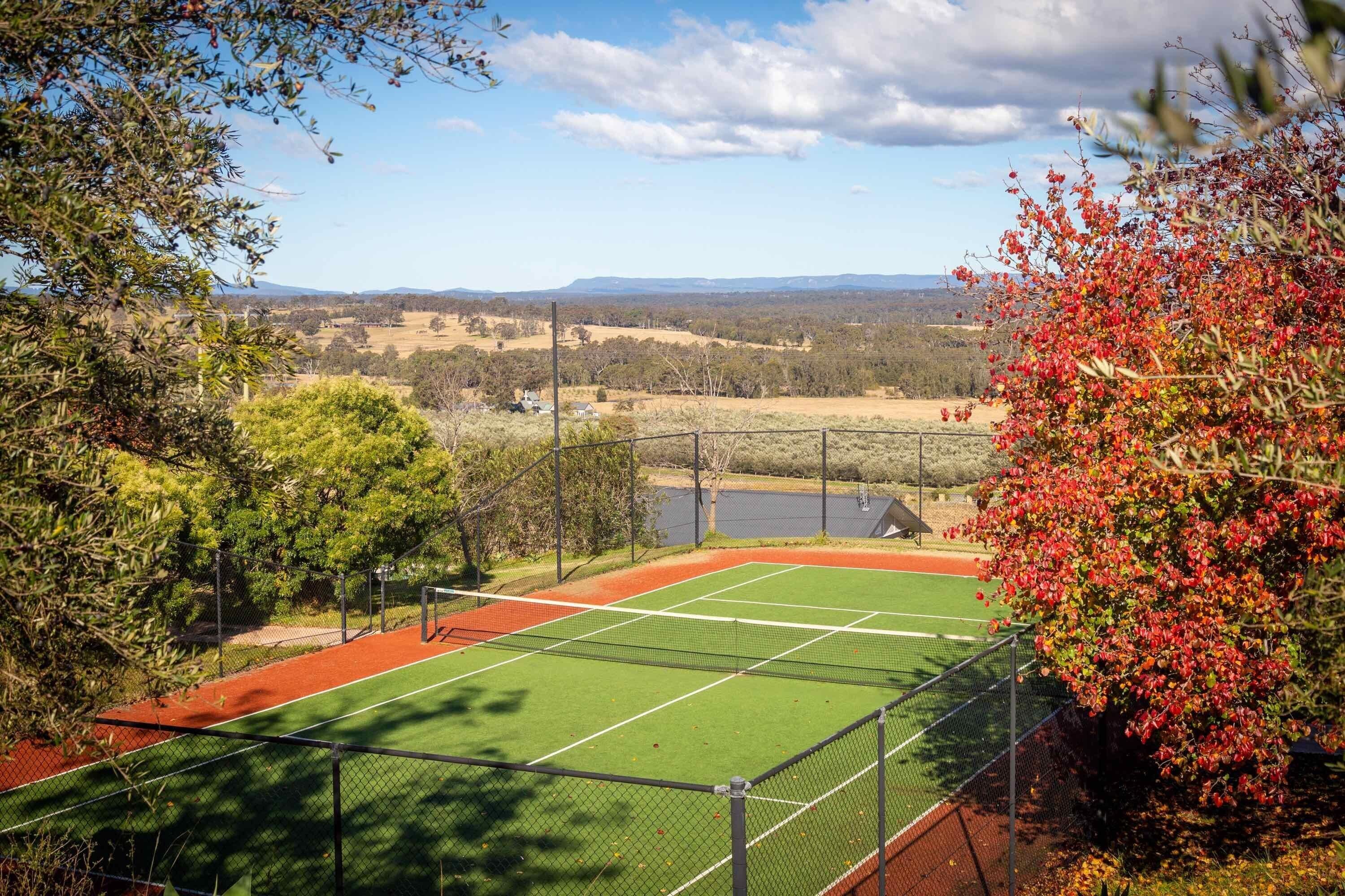 Sovereign Hill Country Lodge - Group accommodation with panoramic views from every room — image 17