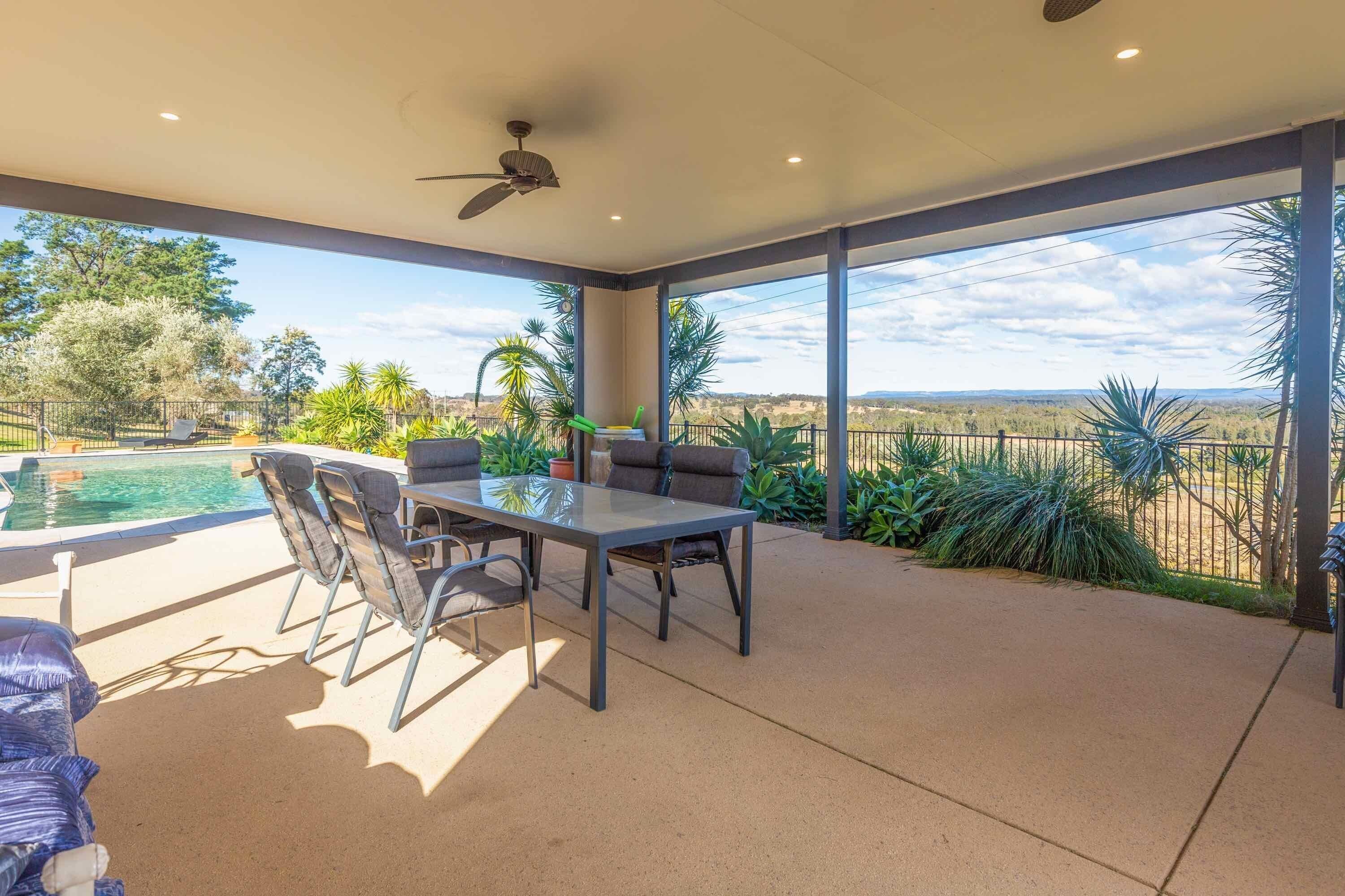 Sovereign Hill Country Lodge - Group accommodation with panoramic views from every room — image 16