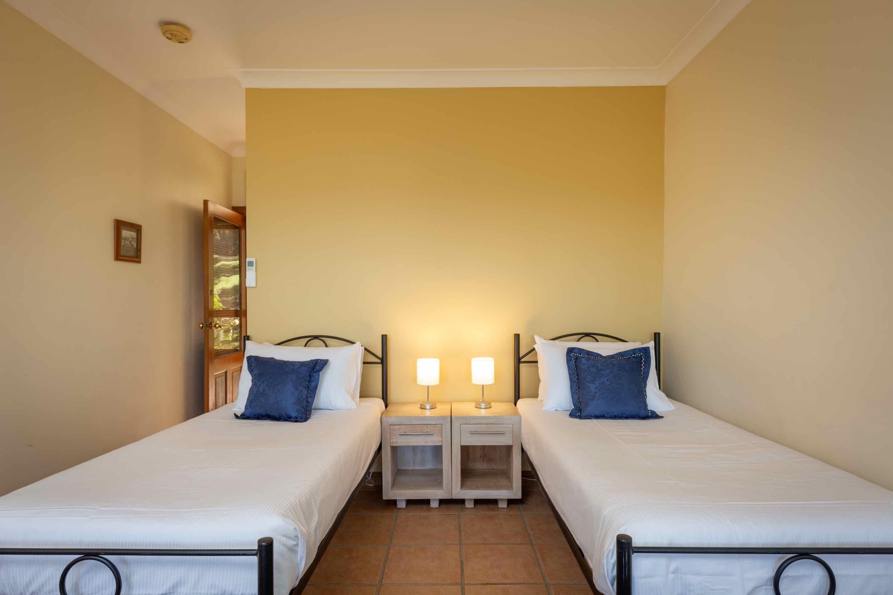 Sovereign Hill Country Lodge - Group accommodation with panoramic views from every room — image 13