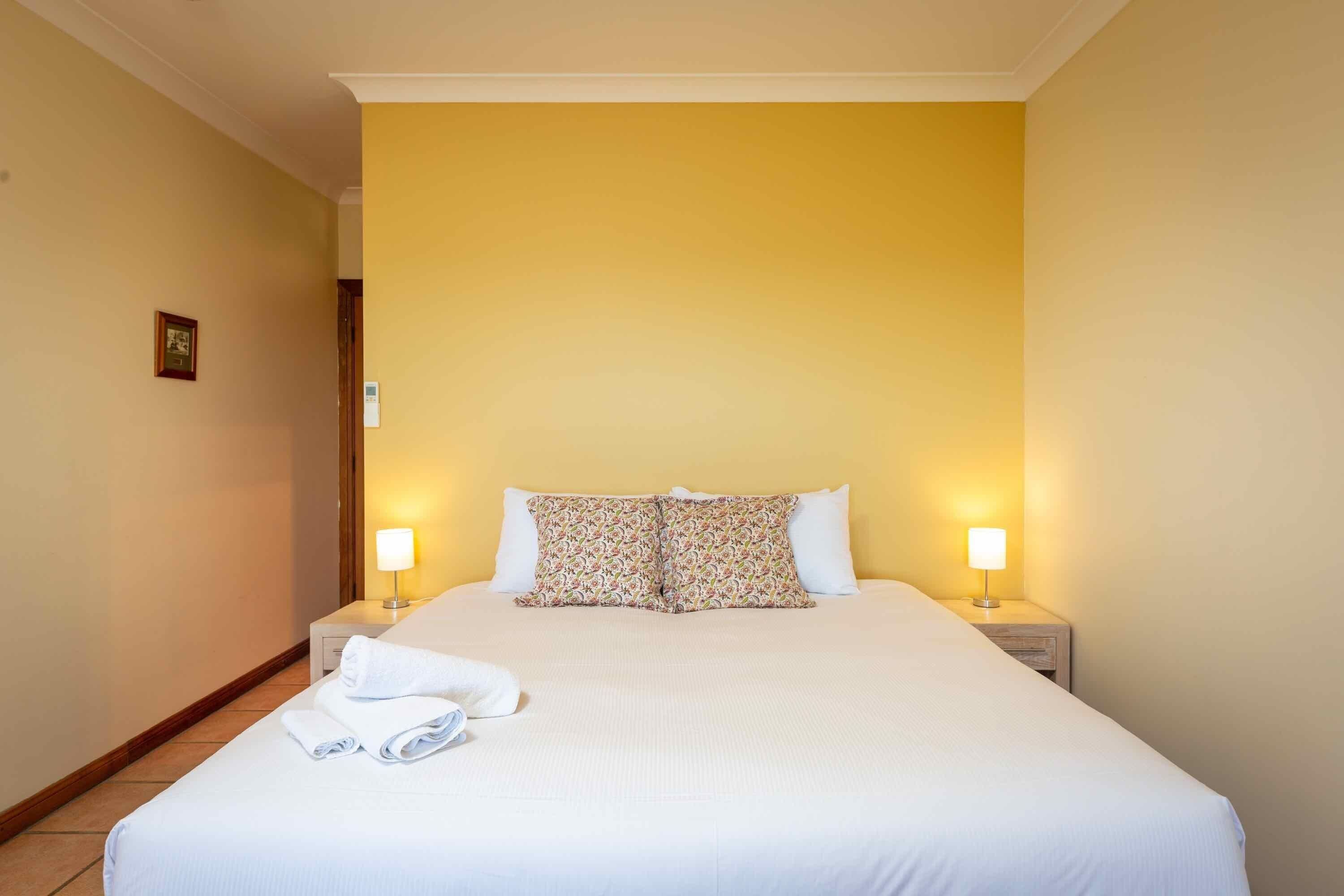 Sovereign Hill Country Lodge - Group accommodation with panoramic views from every room — image 14