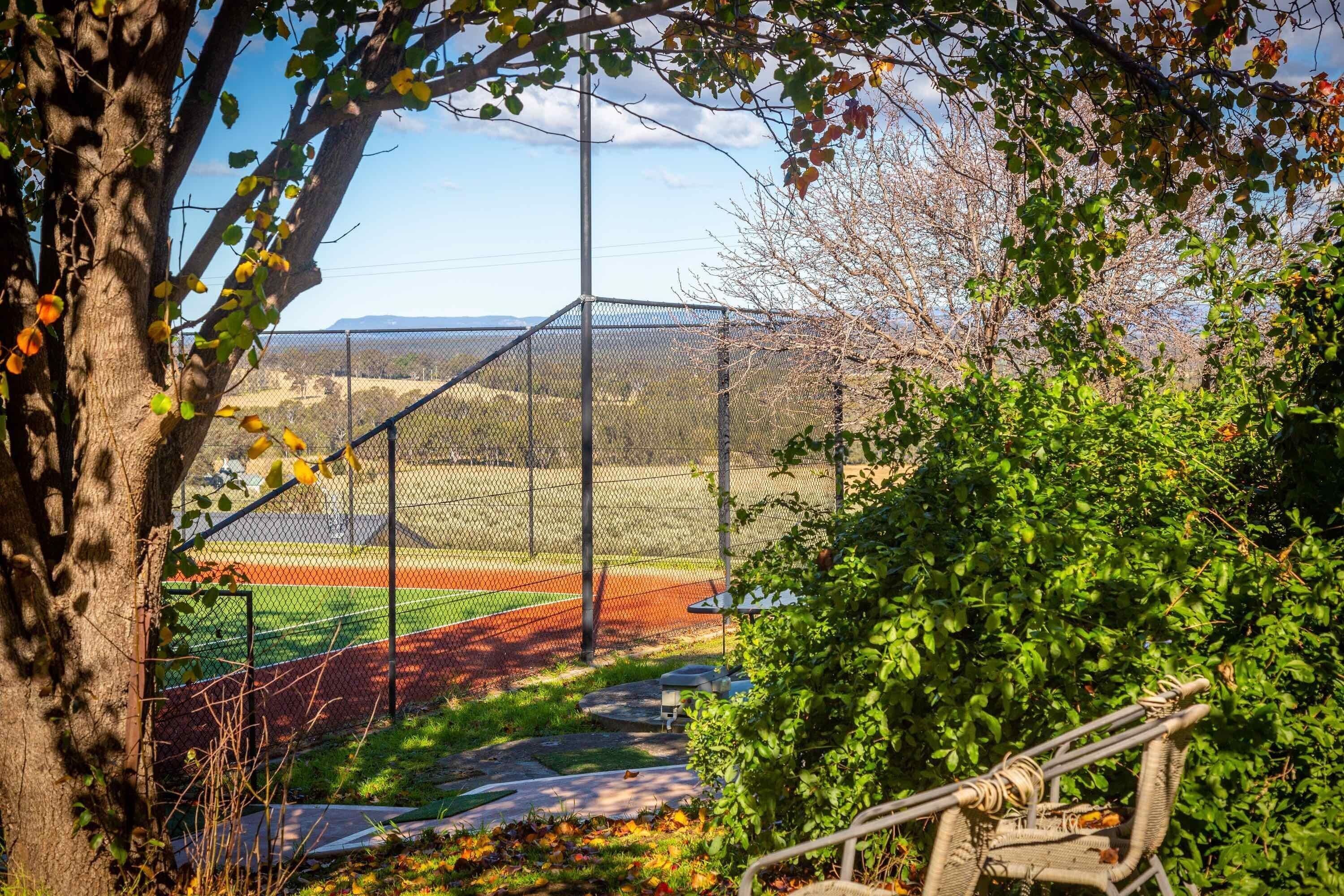 Sovereign Hill Country Lodge - Group accommodation with panoramic views from every room — image 6