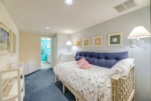 3 bedrooms, Internet, bed sheets - 1 Mi to Beach: Sea Colony Condo w/ Balcony! (Bethany Beach)