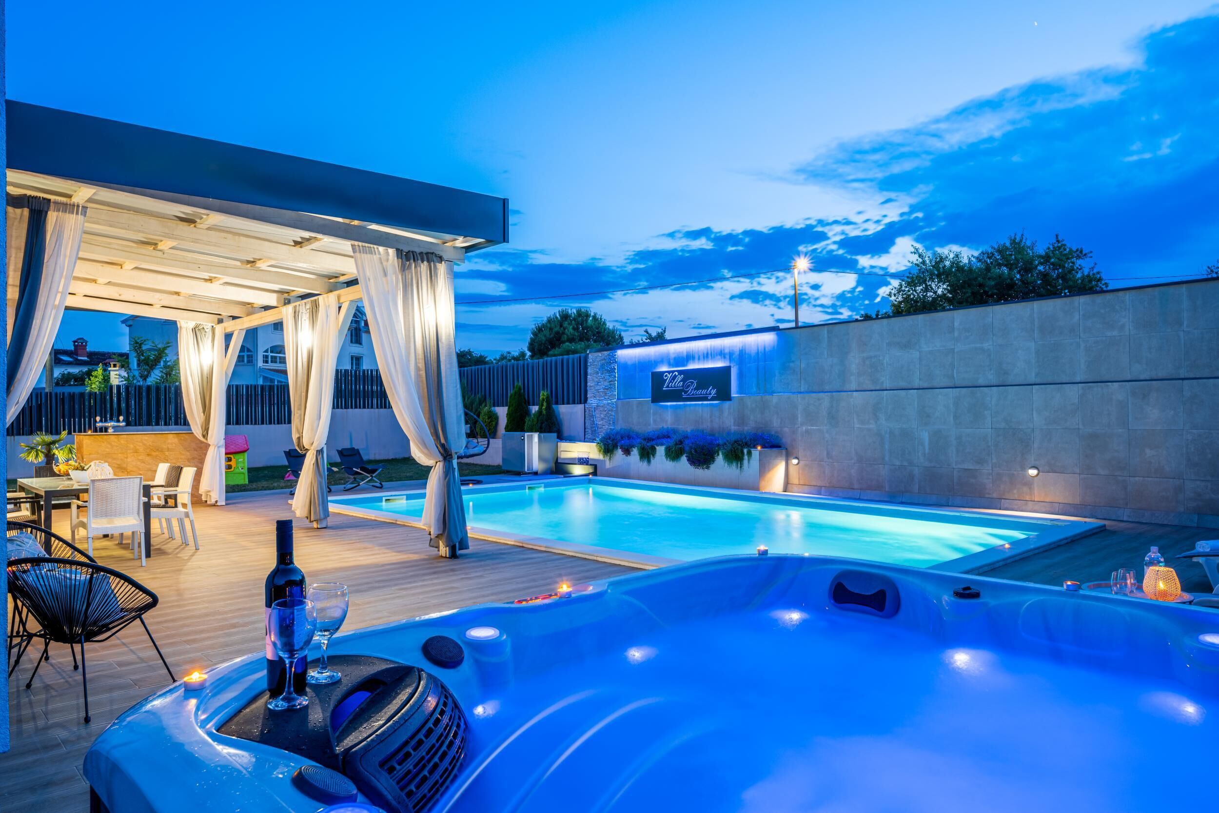 Outdoor pool, a heated pool