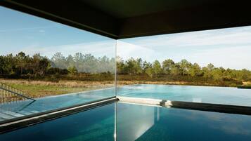 Indoor pool, 2 outdoor pools, pool loungers