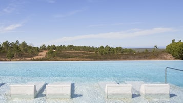 Indoor pool, 2 outdoor pools, pool loungers