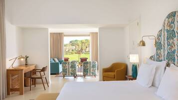 Familierom, 2 soverom | Sengetøy av topp kvalitet, minibar og safe på rommet