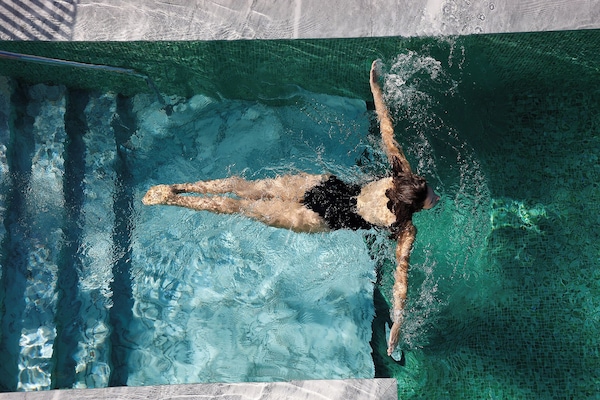 Kolam renang tertutup