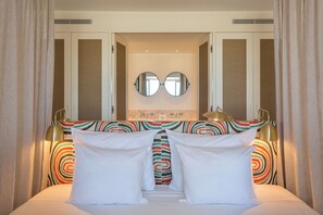 Suite - terrasse - havudsigt | Premium-sengetøj, minibar, pengeskab på værelset, individuelt design