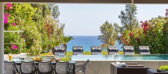 5 bedroom Beachfront Villa