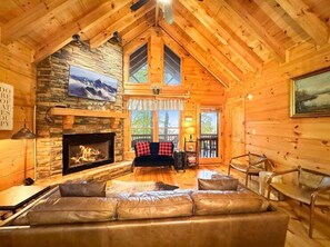 TV, caminetto, tavolo da ping pong