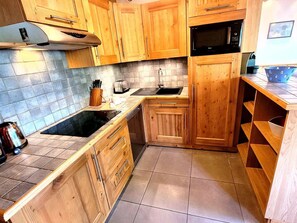 Fridge, microwave, oven, dishwasher - Bright duplex with garden, near slopes, 6 pers, parking (Les Gets)