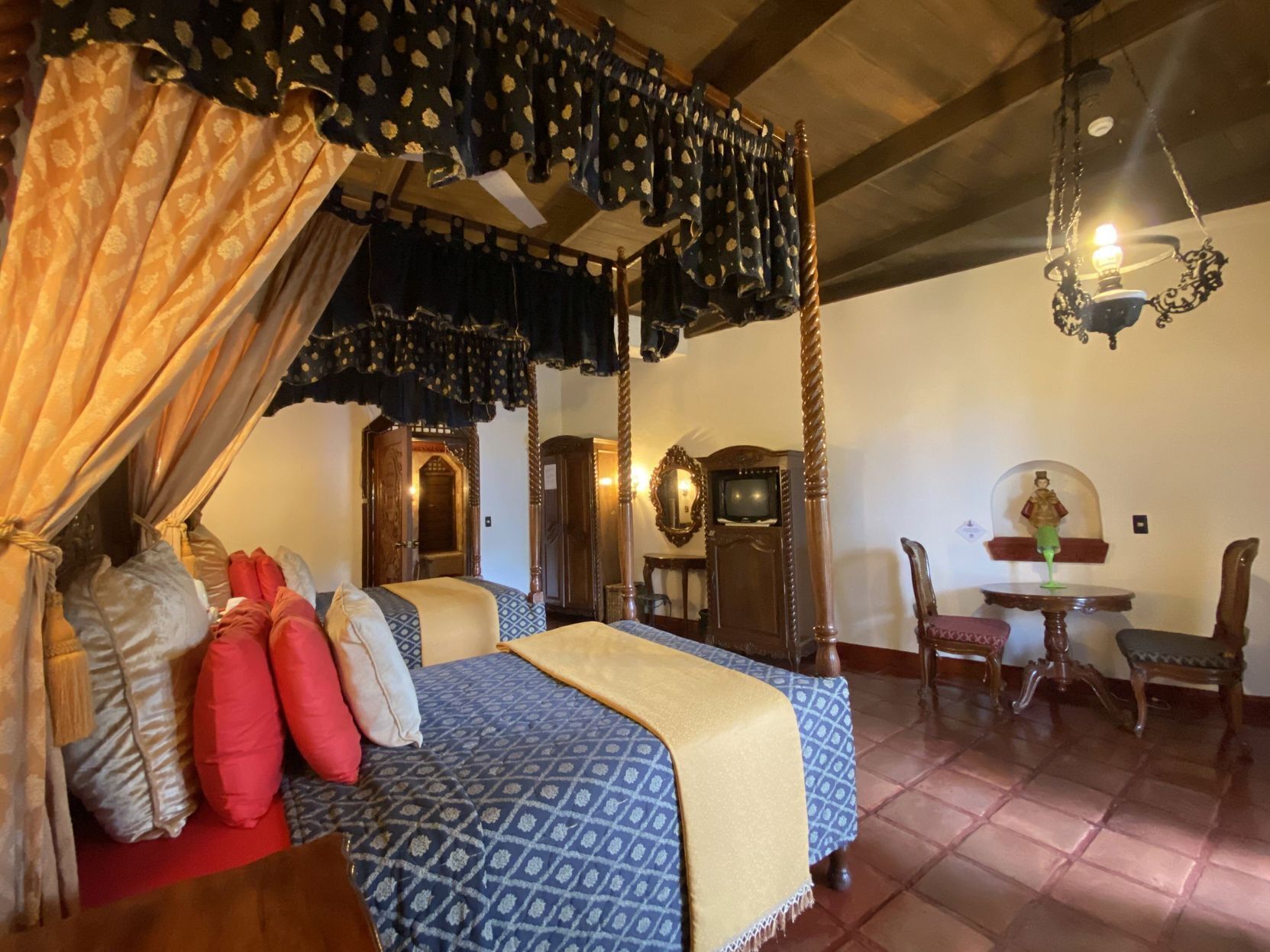Desk, free WiFi, bed sheets