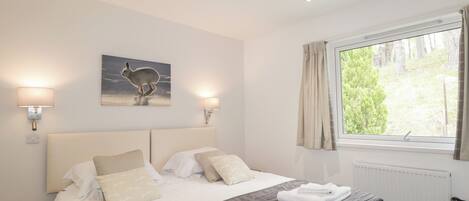 3 عدّة غرف نوم وبديكورات فريدة لكل غرفة وطراز فريد لكل وحدة