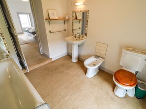 Cottage | Bathroom | Shower, bidet - The Ferry House (Ramelton)