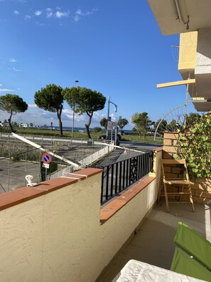 Departamento, varias camas | Balcón