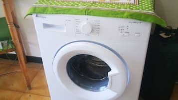 Apartment, Multiple Beds | Private kitchen | Fridge, oven, stovetop, electric kettle