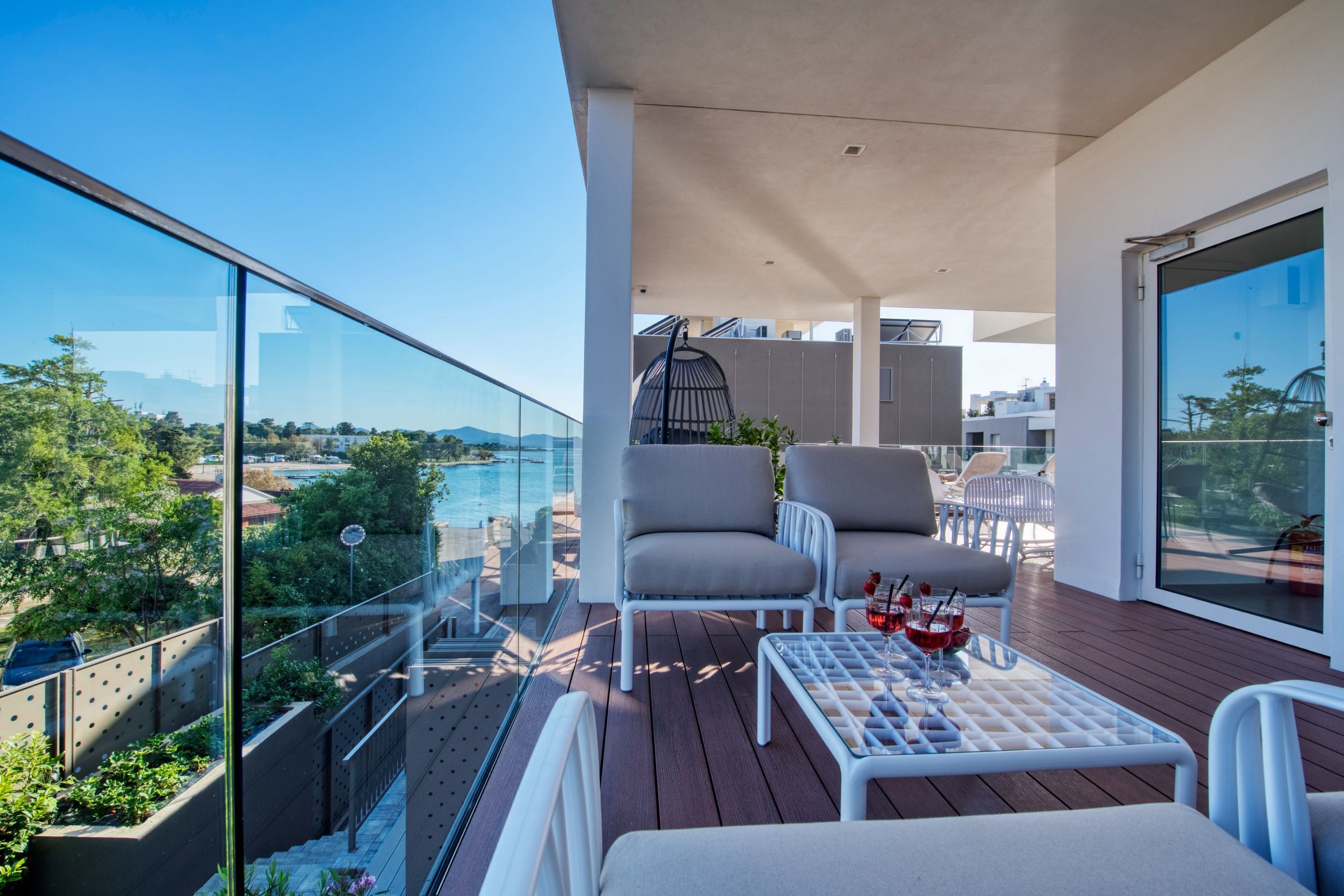 Exclusive Apartment, 2 Bedrooms, Pool Access, Garden View | Terrace/patio