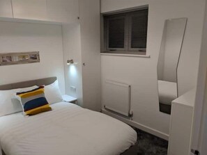 Standard Apartment | 1 bedroom, iron/ironing board, free WiFi, bed sheets