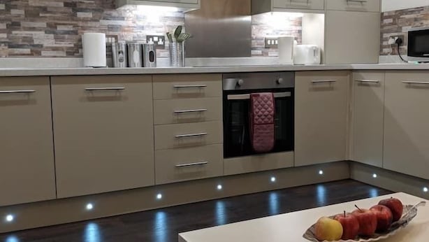 Standard Apartment | Private kitchen | Full-sized fridge, microwave, oven, stovetop
