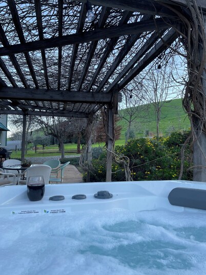 Powell Ranch-Pool & Jacuzzi on Beautiful Farm
