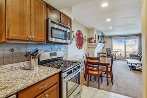 Refrigerador, microondas, parrilla de estufa y lavavajillas 